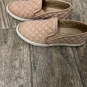 Steve Madden slip ons